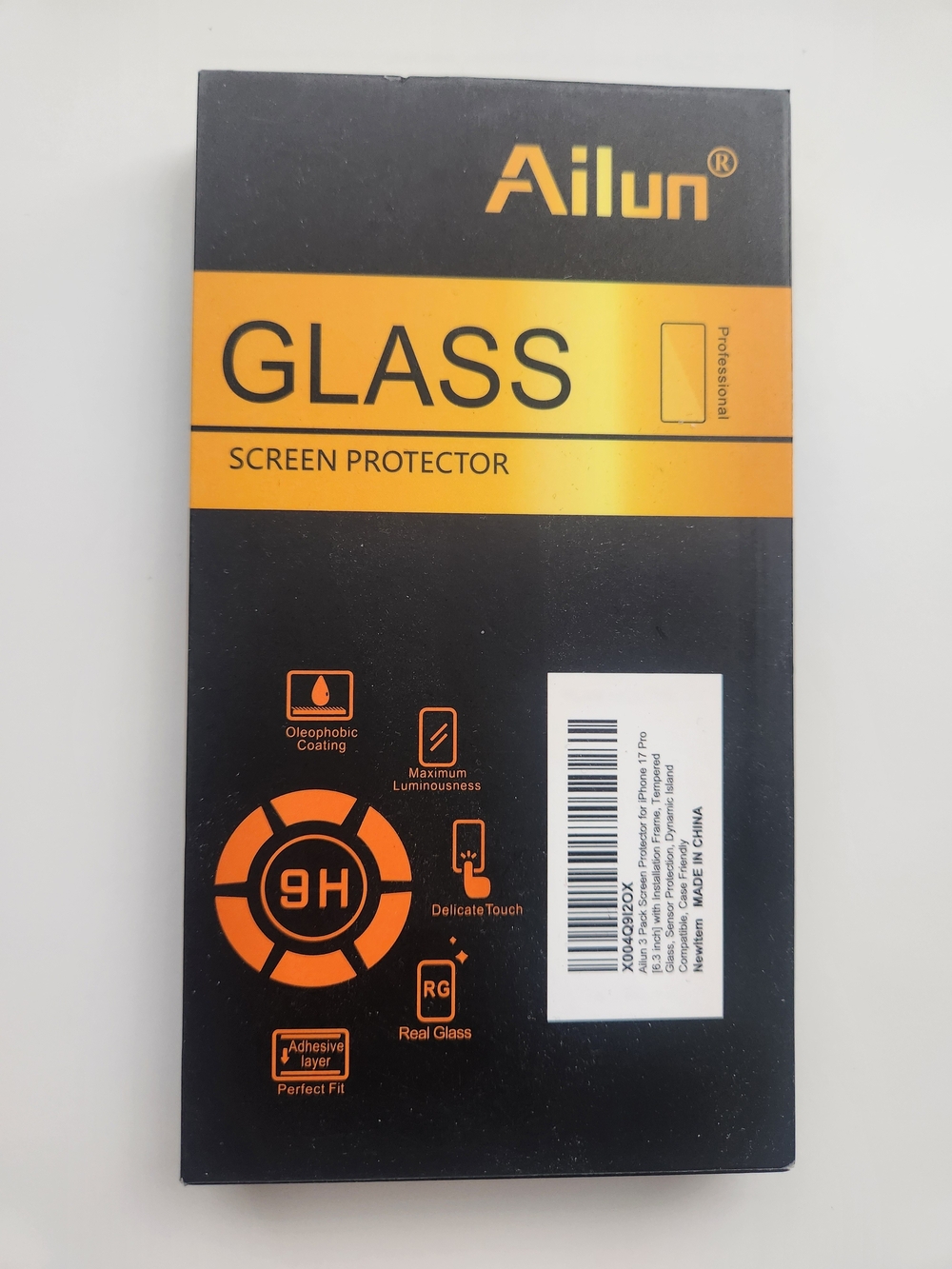 Ailun Black and Gold GLASS Screen Protector Packaging